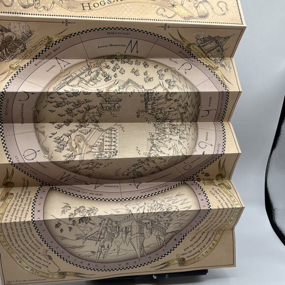 Ollivanders Hawthorne 12” Wand Wizarding World of Harry Potter Universal Studio - Picture 9 of 11